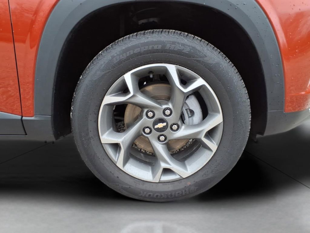Used 2024 Chevrolet Trax LT w/ Driver Confidence Package image 11