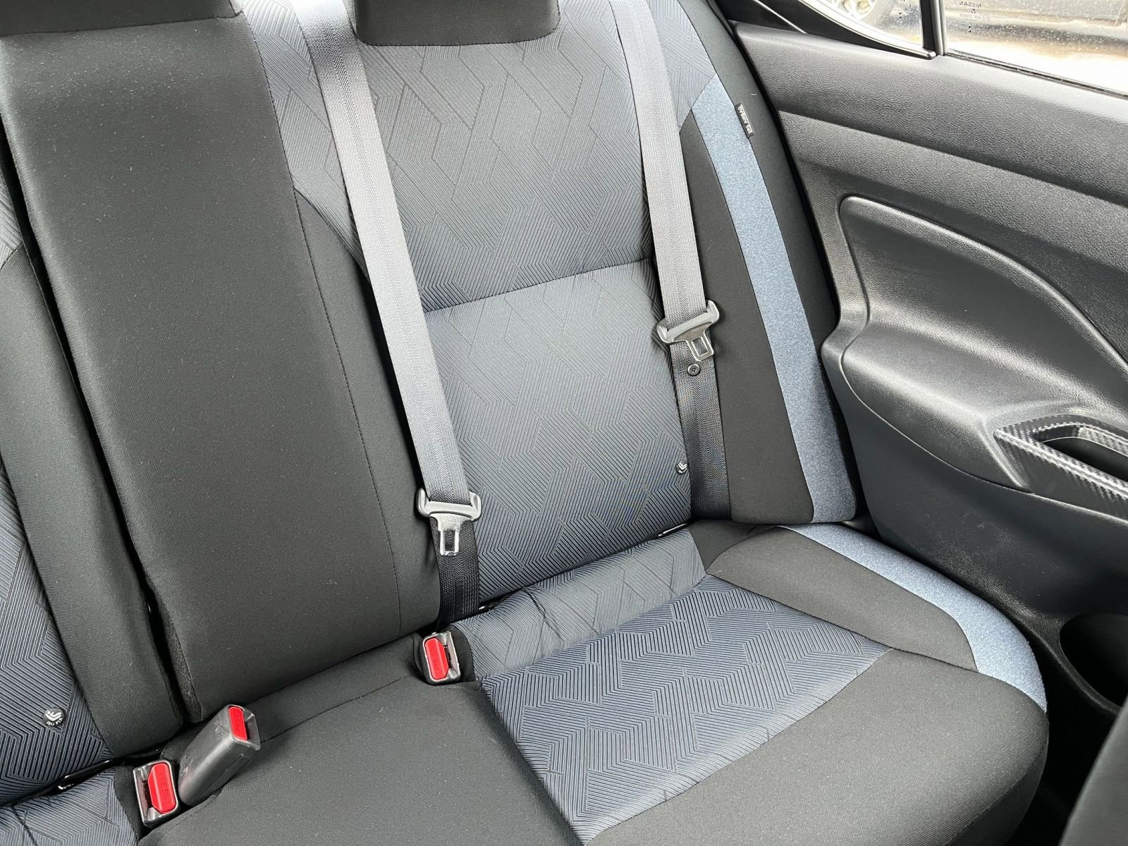 Used 2025 Nissan Versa SV image 34