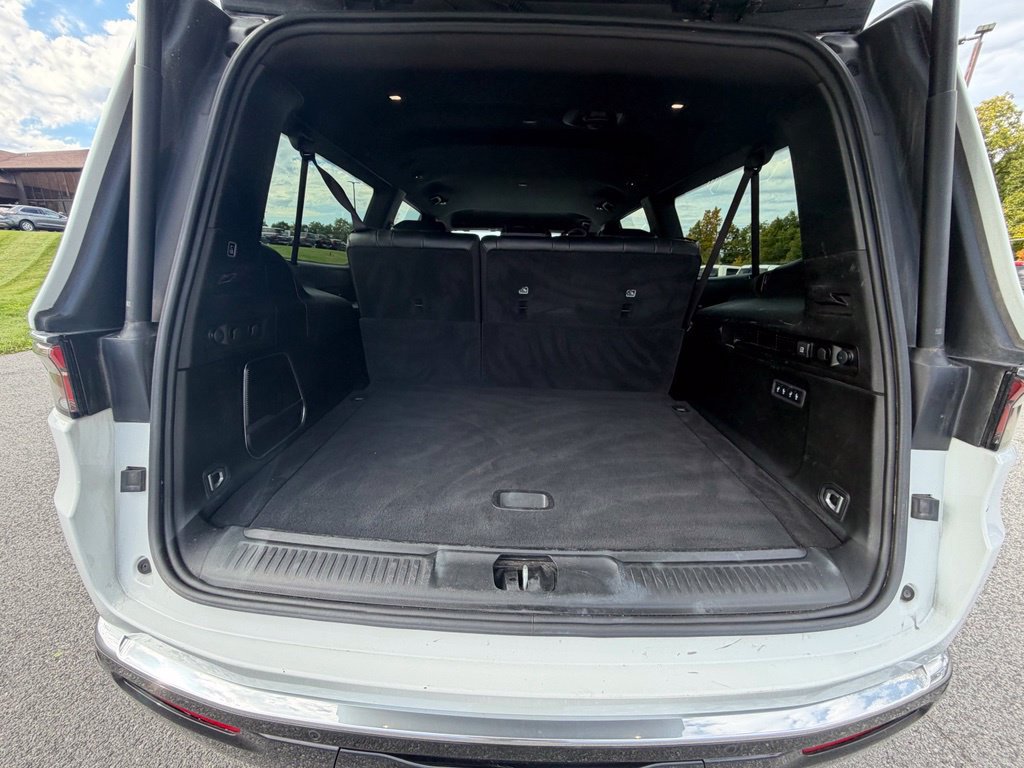 Used 2024 Jeep Wagoneer L Series II AWD/4WD image 46