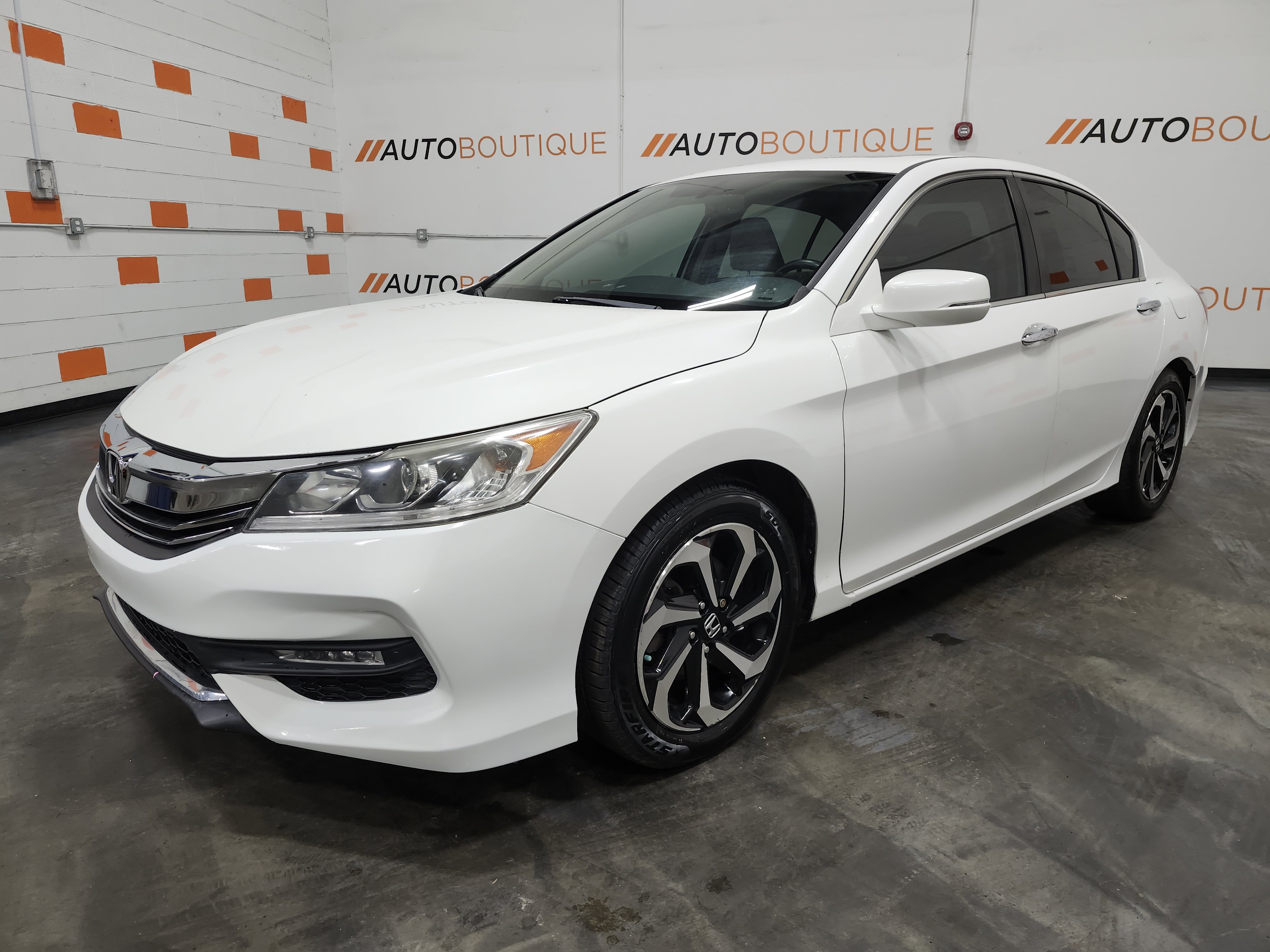Used 2017 Honda Accord EX-L image 13