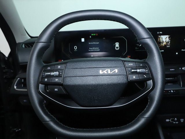 Used 2025 Kia K4 EX image 21