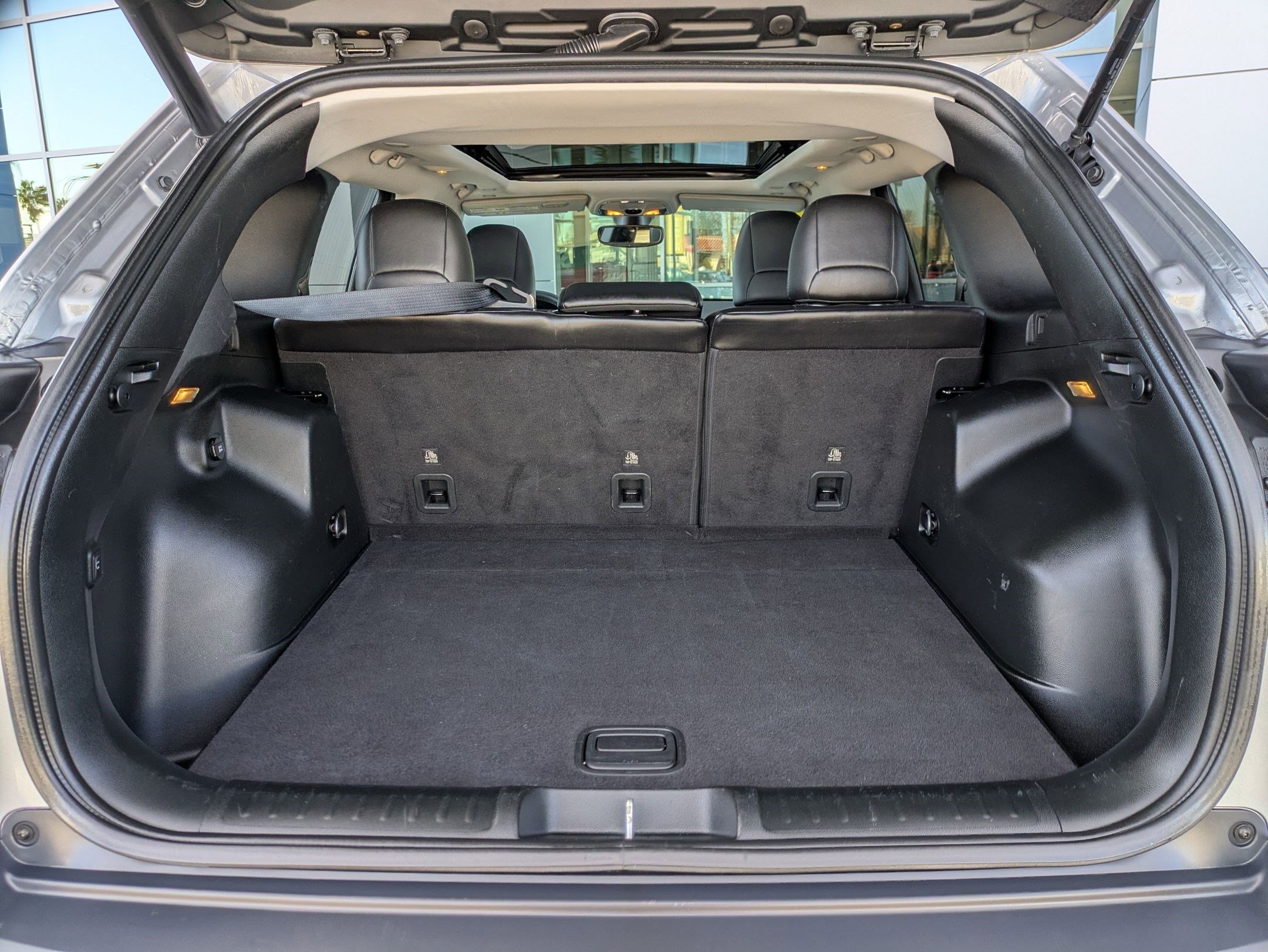 Used 2019 Jeep Cherokee Limited image 25