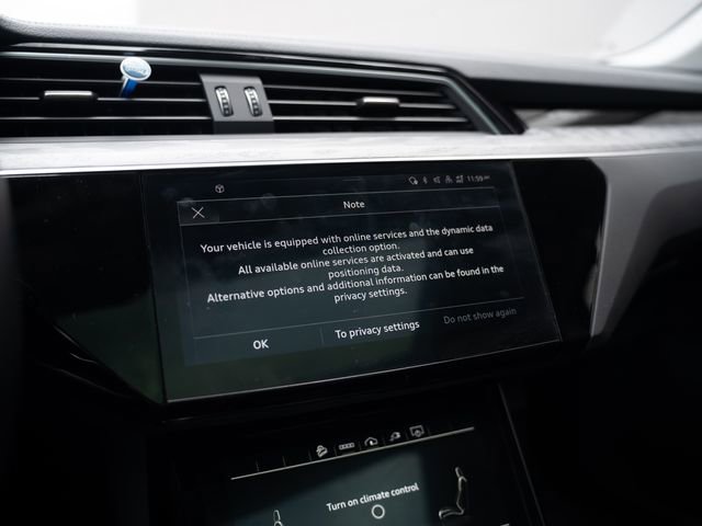 Used 2022 Audi e-tron Premium w/ Convenience Plus Package image 25