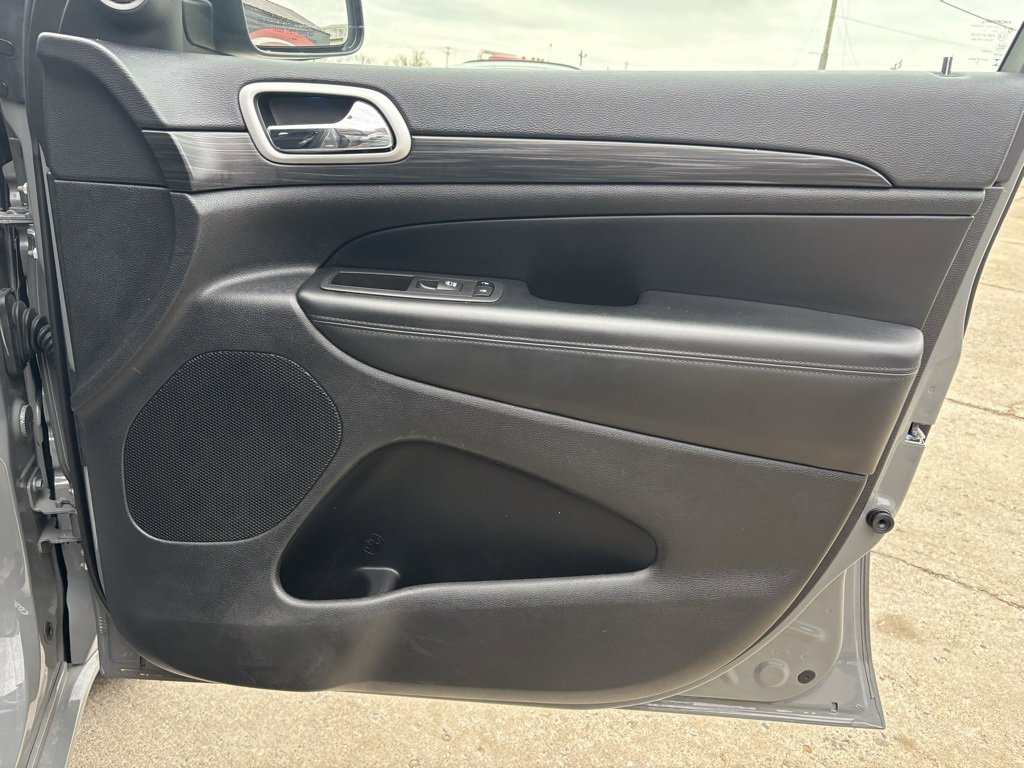 Used 2022 Jeep Grand Cherokee Laredo X image 29