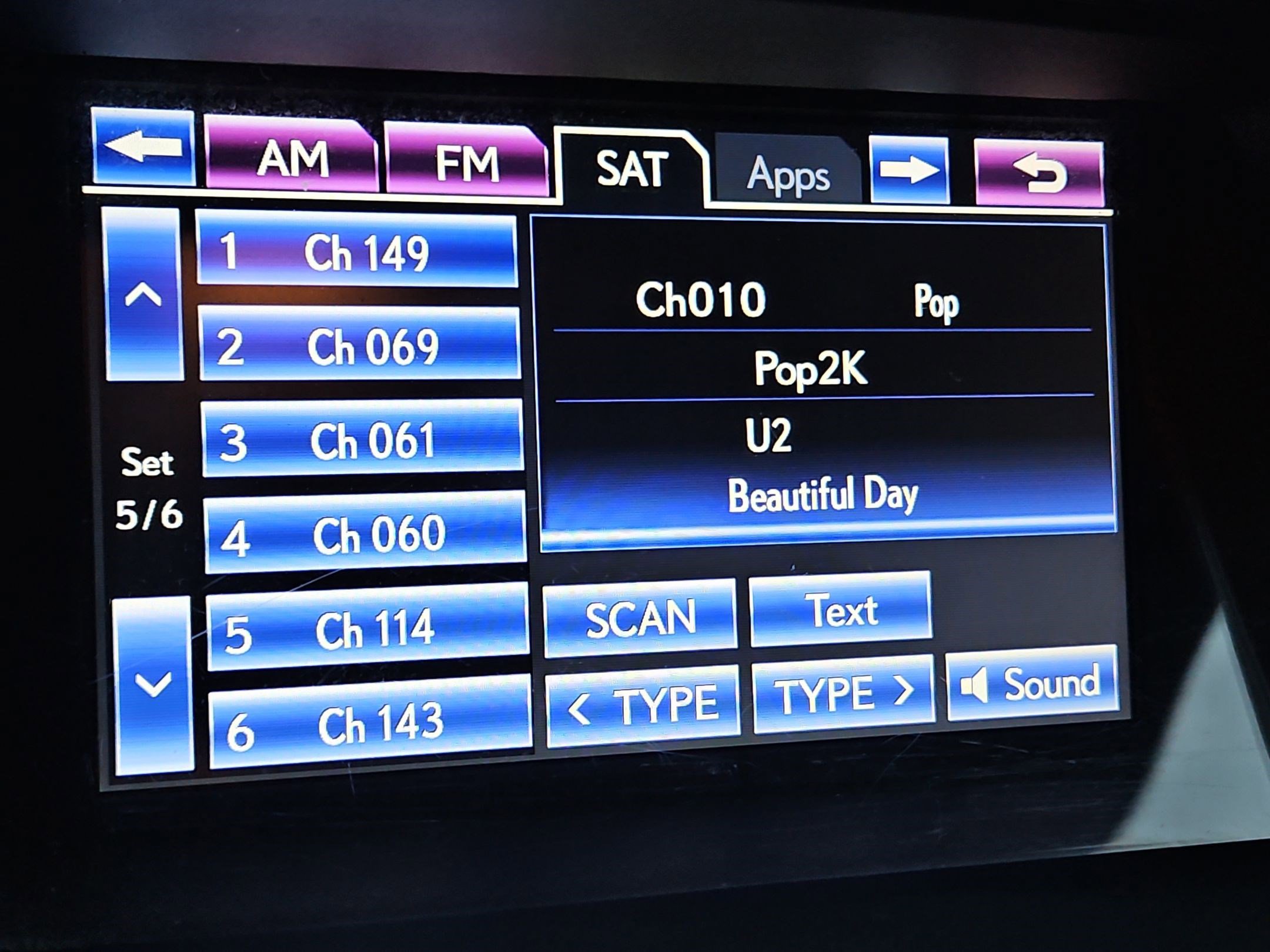 Used 2015 Lexus RX 450h AWD image 25