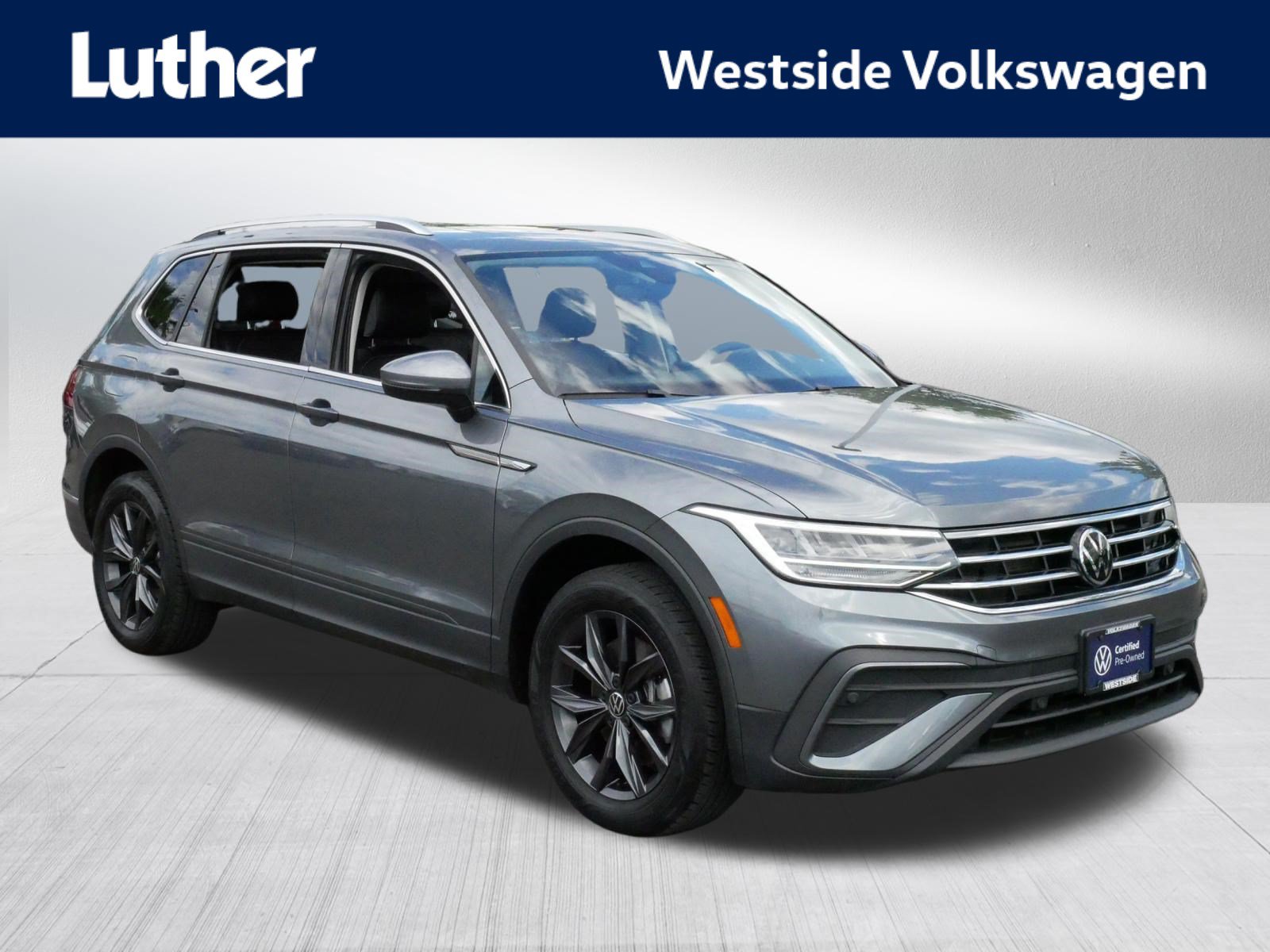 Used 2023 Volkswagen Tiguan SE w/ Panoramic Sunroof Package