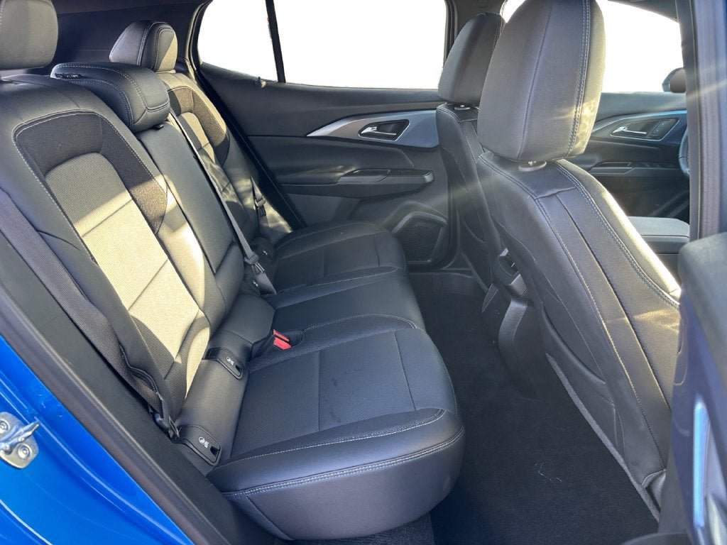 Certified 2025 Chevrolet Equinox EV LT w/ Convenience Package FWD image 18