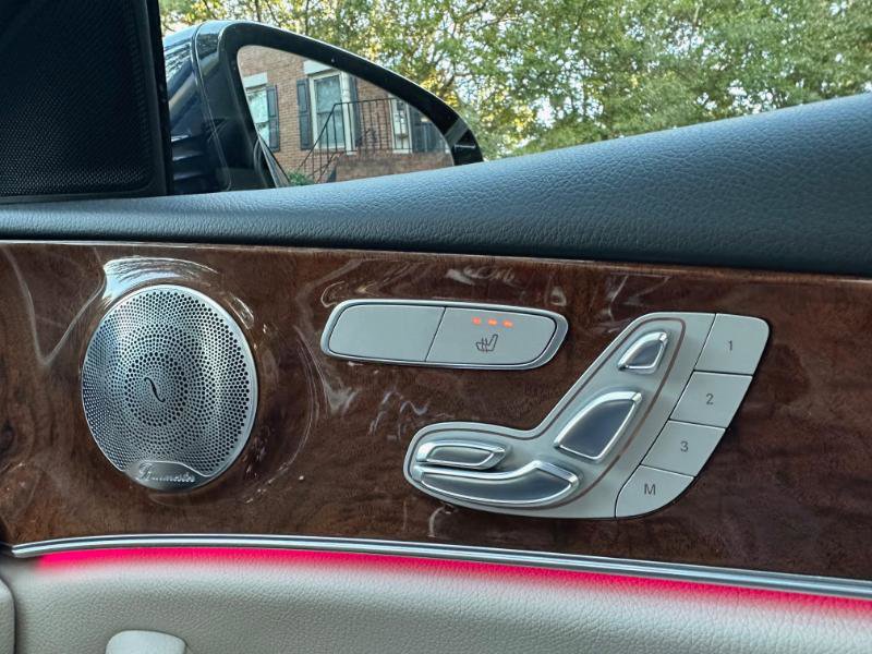Used 2018 Mercedes-Benz E 300 image 40