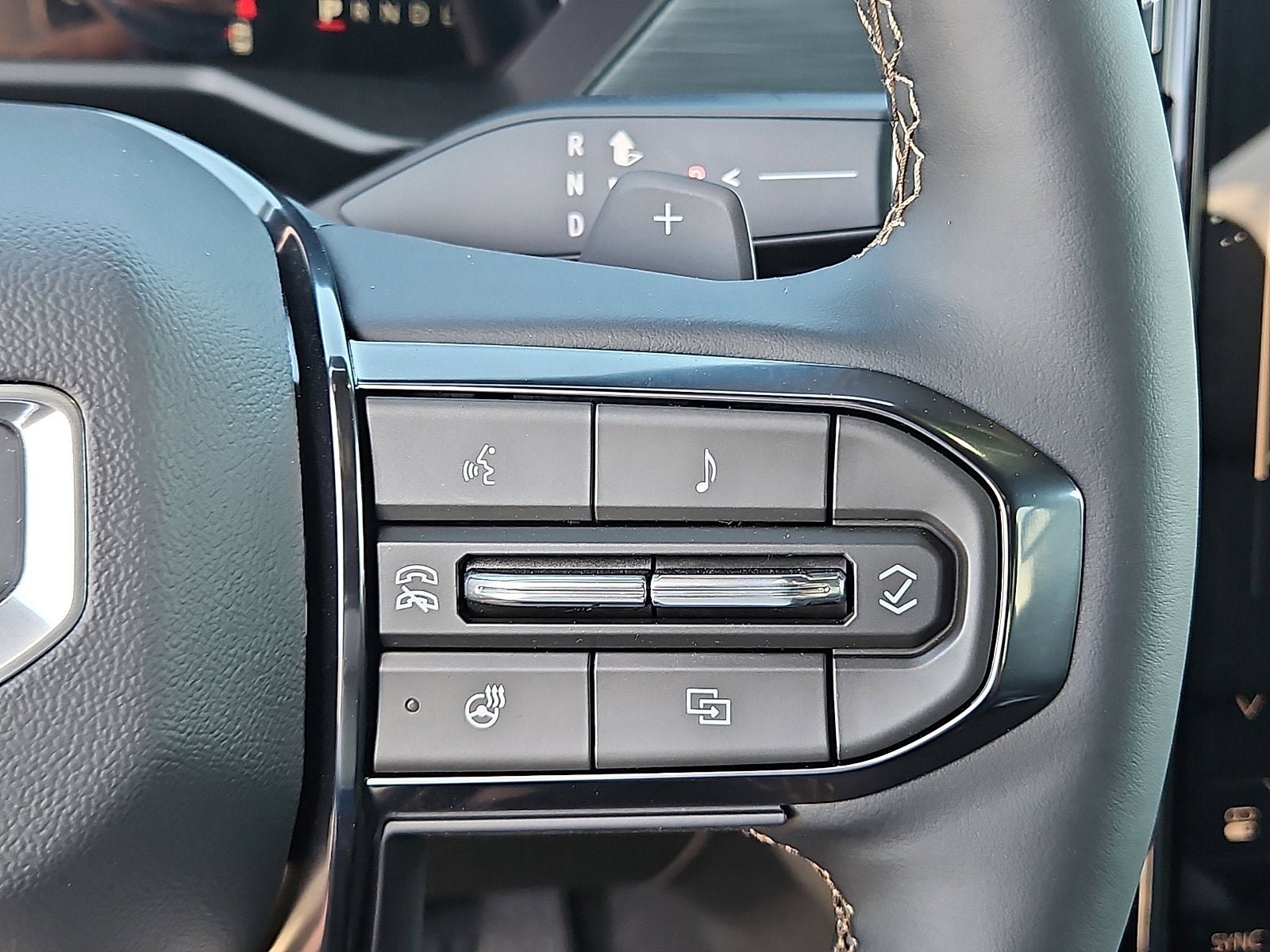 New 2026 GMC Acadia AT4 w/ Luxury Package AWD/4WD image 17