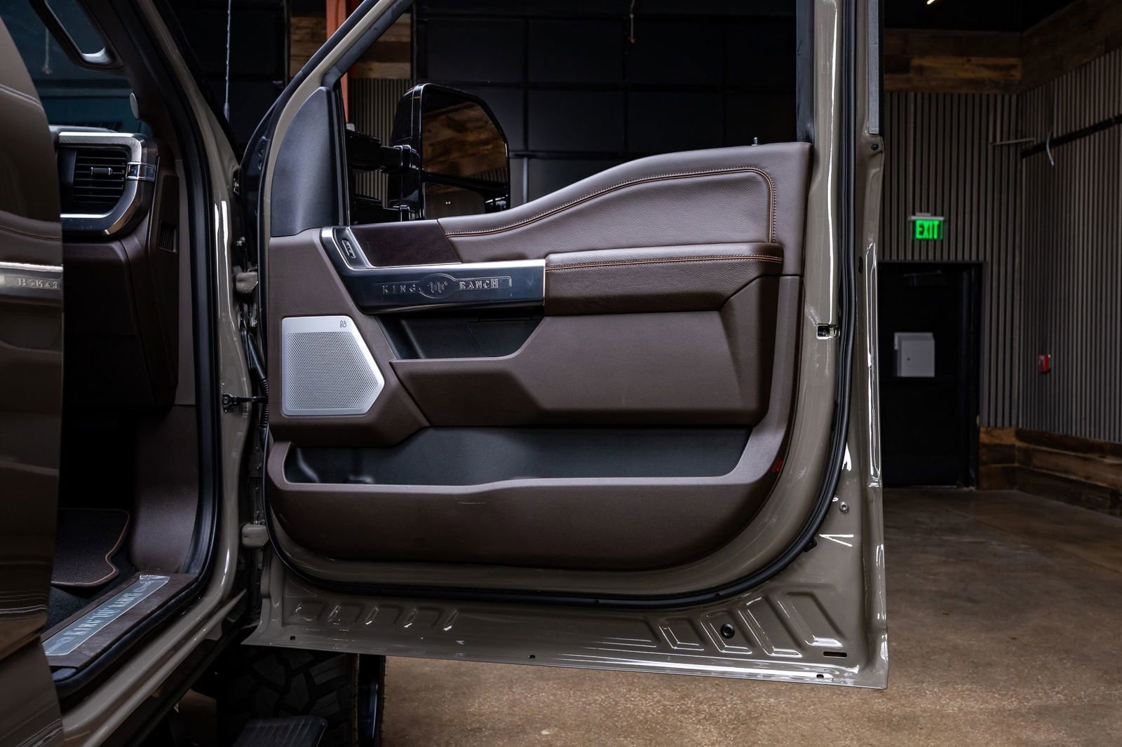 Used 2026 Ford F250 King Ranch w/ Chrome Package image 38