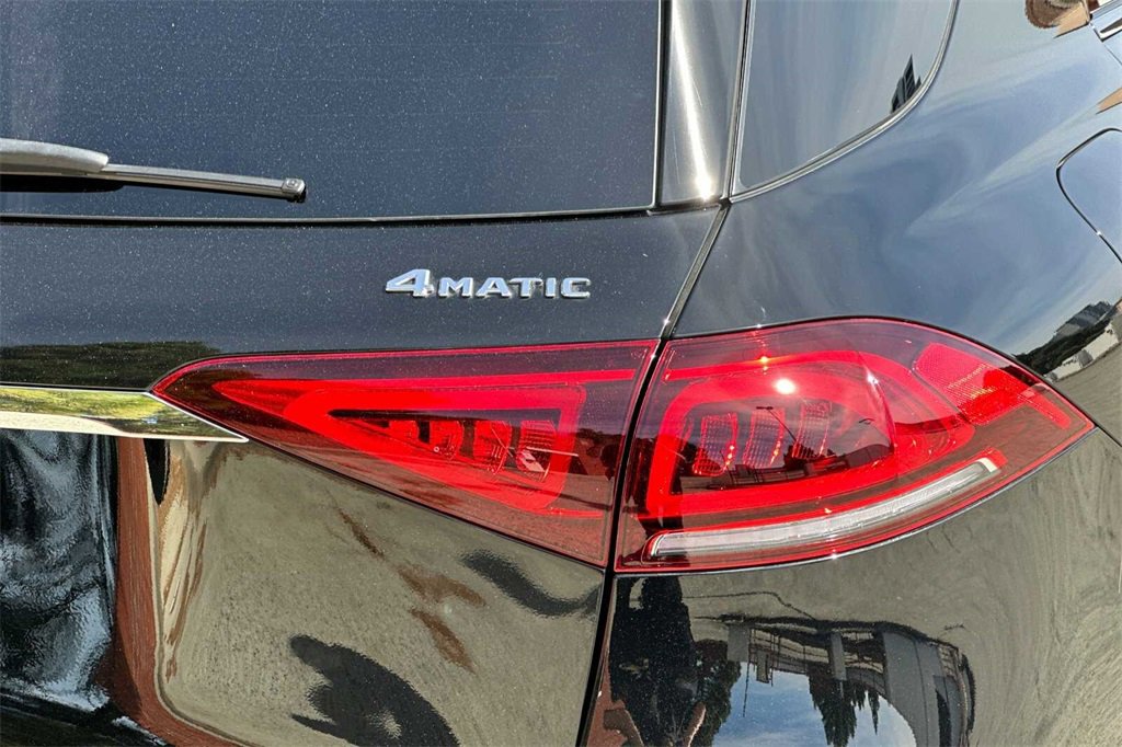 Used 2022 Mercedes-Benz GLE 350 4MATIC w/ AMG Line Exterior image 39