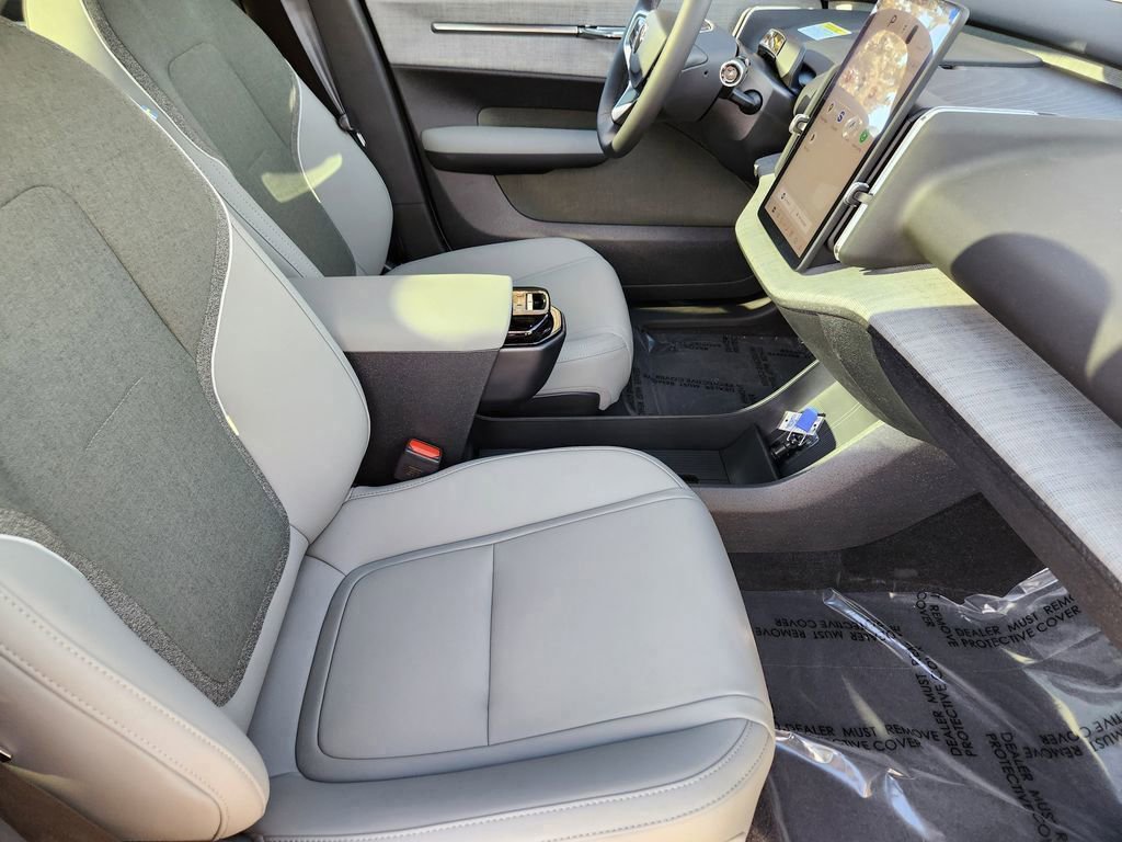 New 2026 Volvo EX30 Cross Country Ultra image 19