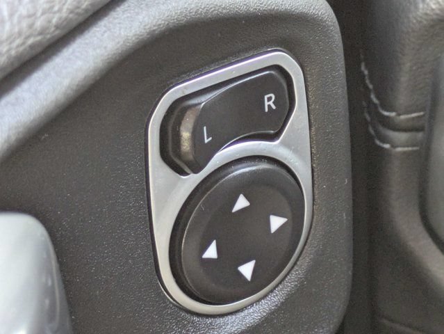 Used 2024 Jeep Wrangler Unlimited Sahara w/ Technology Group AWD/4WD image 22