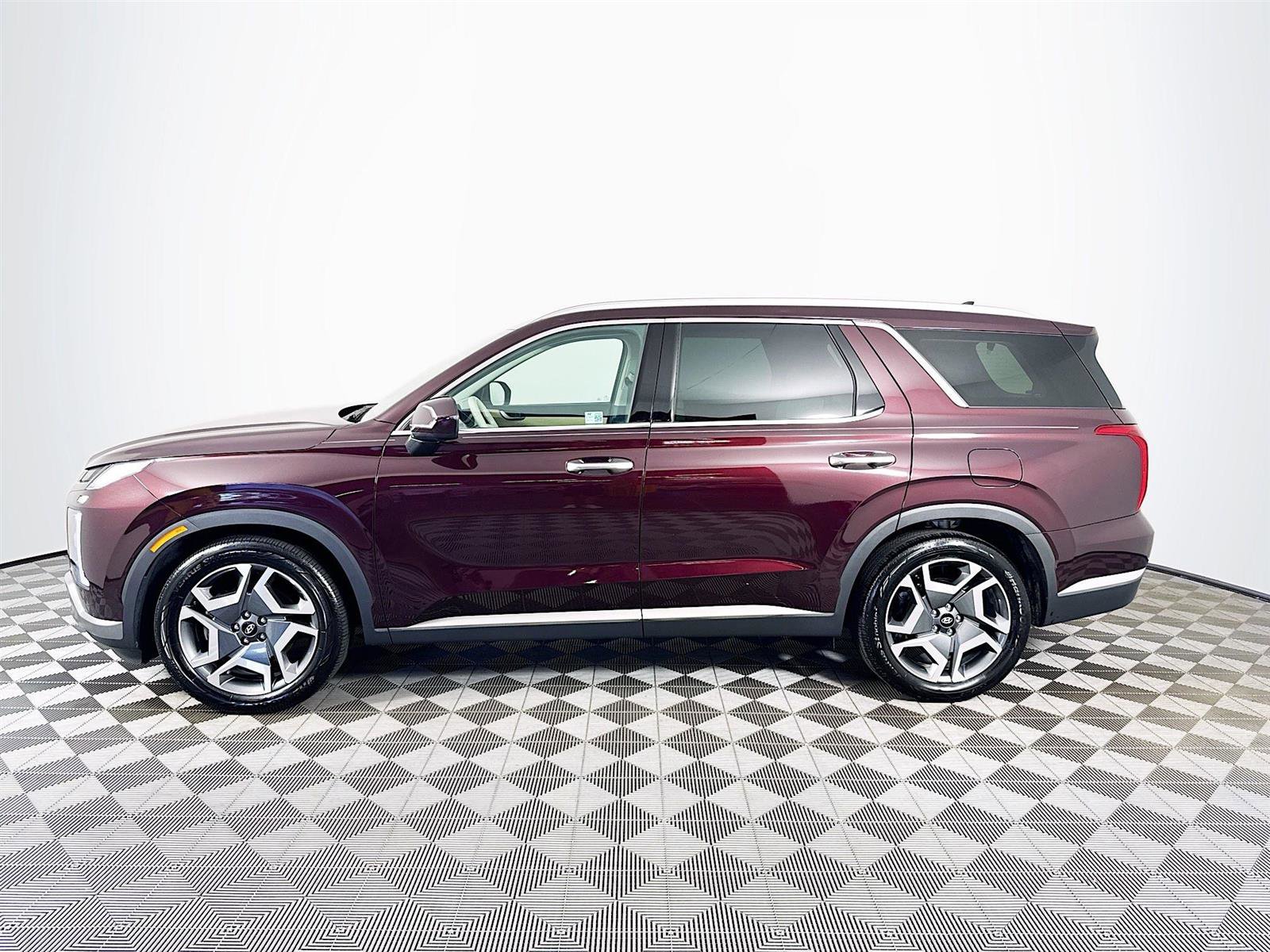 Used 2024 Hyundai Palisade Limited image 4