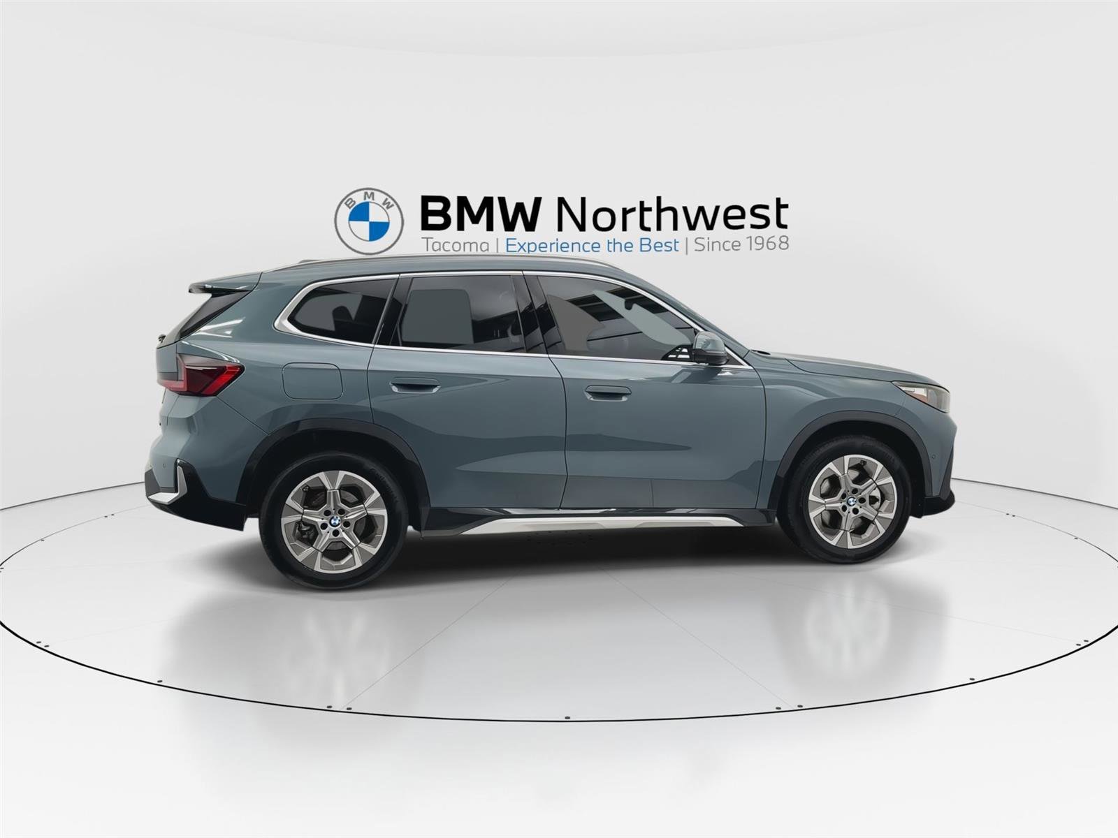 Used 2025 BMW X1 xDrive28i w/ Technology Package AWD/4WD image 4