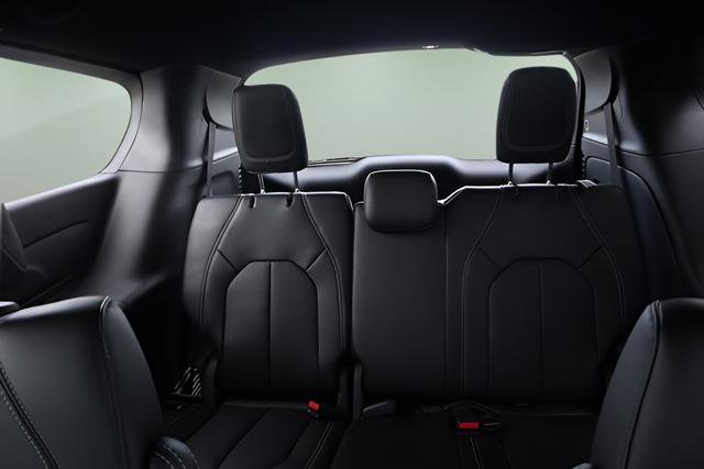 New 2026 Chrysler Voyager LX image 11