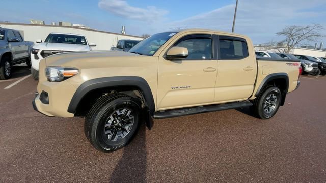 Certified 2017 Toyota Tacoma TRD Off-Road w/ Tow Package (A/T) image 6