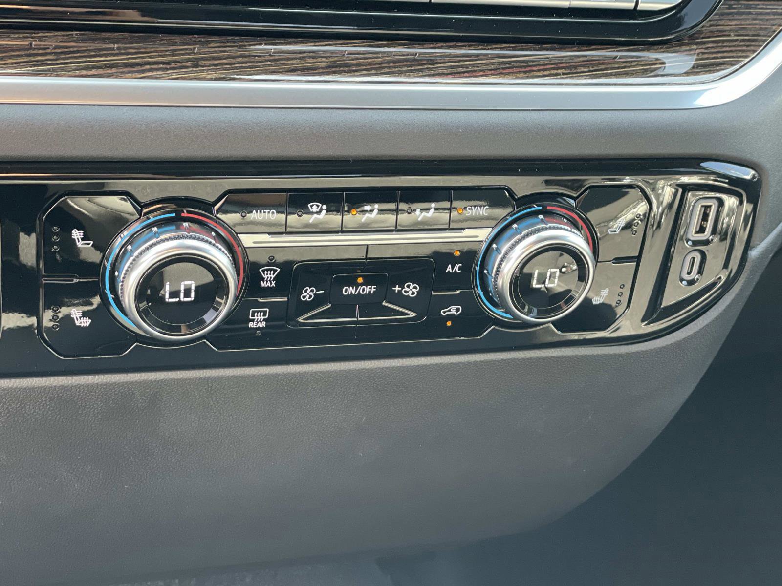 New 2026 GMC Sierra 1500 Elevation image 17