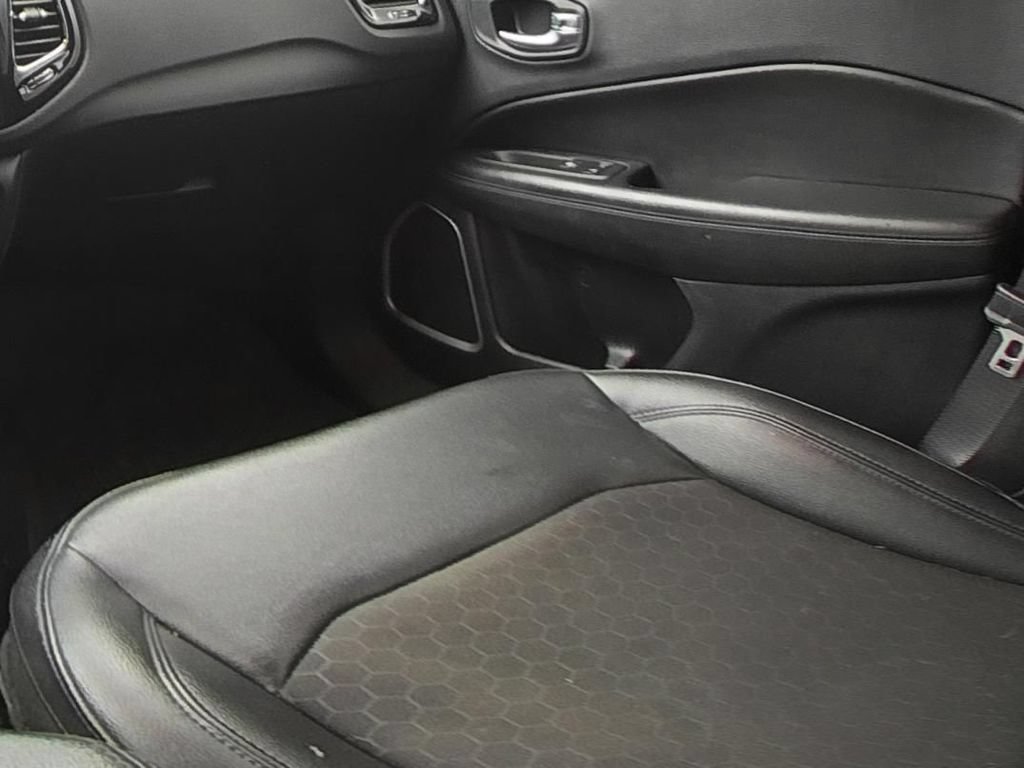 Used 2021 Jeep Compass Latitude FWD image 23