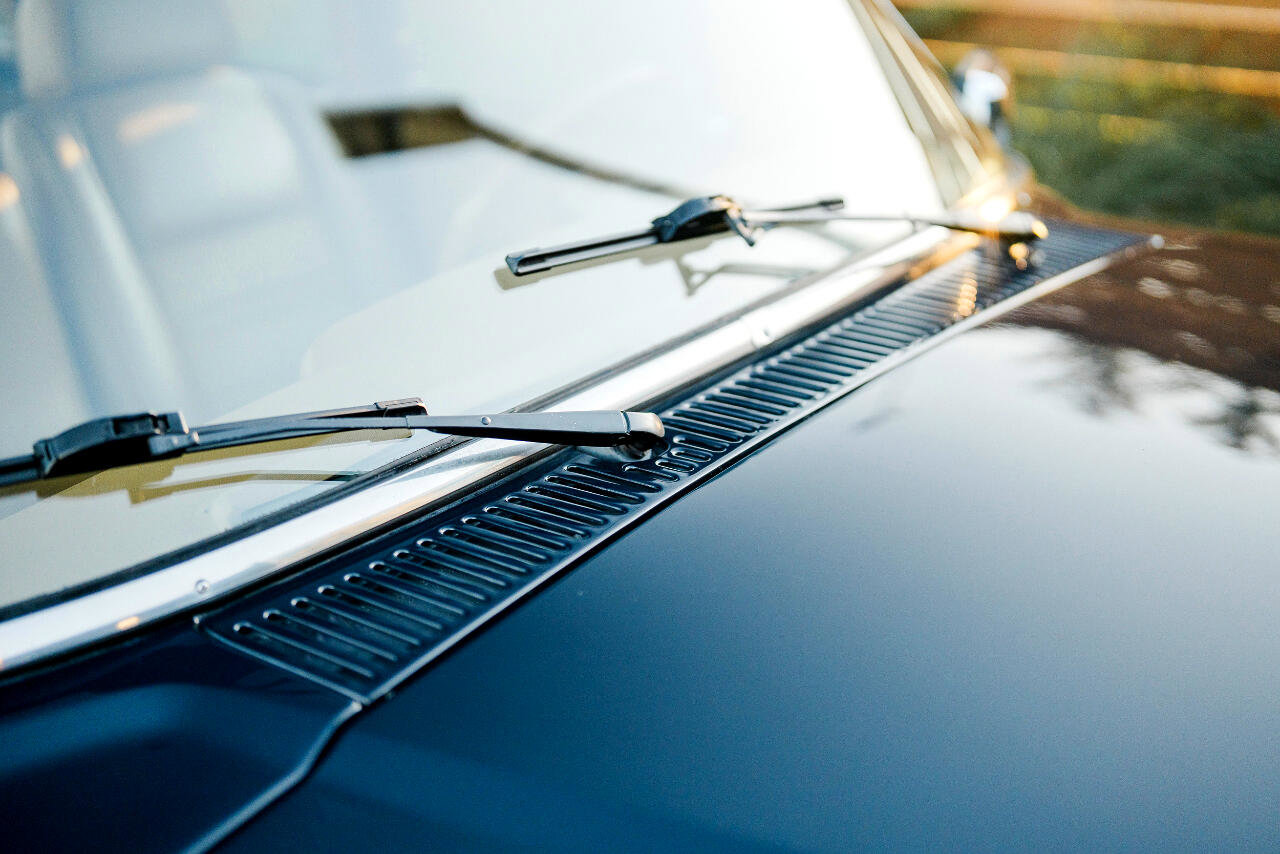 Used 1987 Jeep Grand Wagoneer image 26