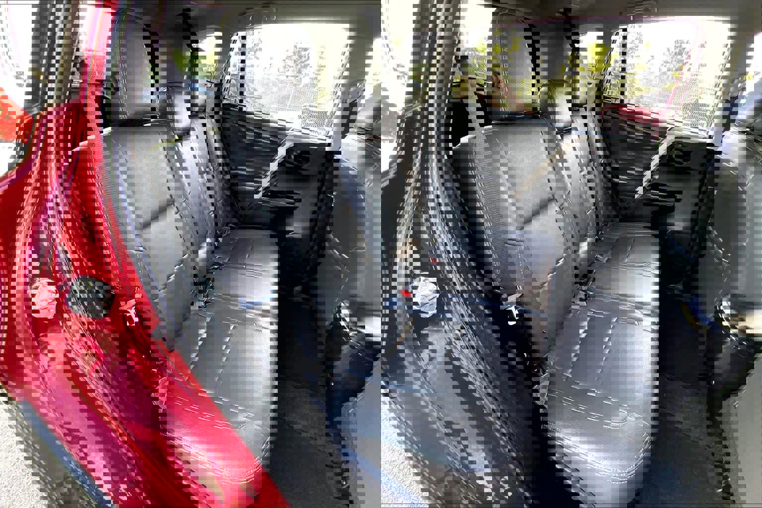 Used 2018 Toyota RAV4 LE image 18