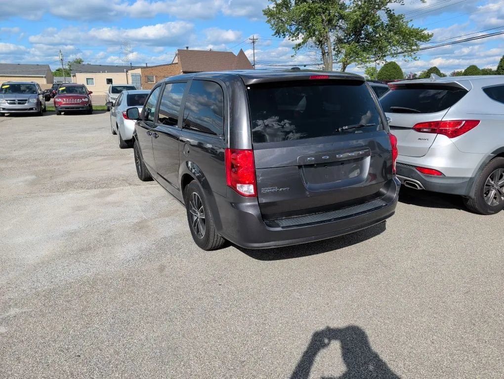 Used 2018 Dodge Grand Caravan SE FWD image 6