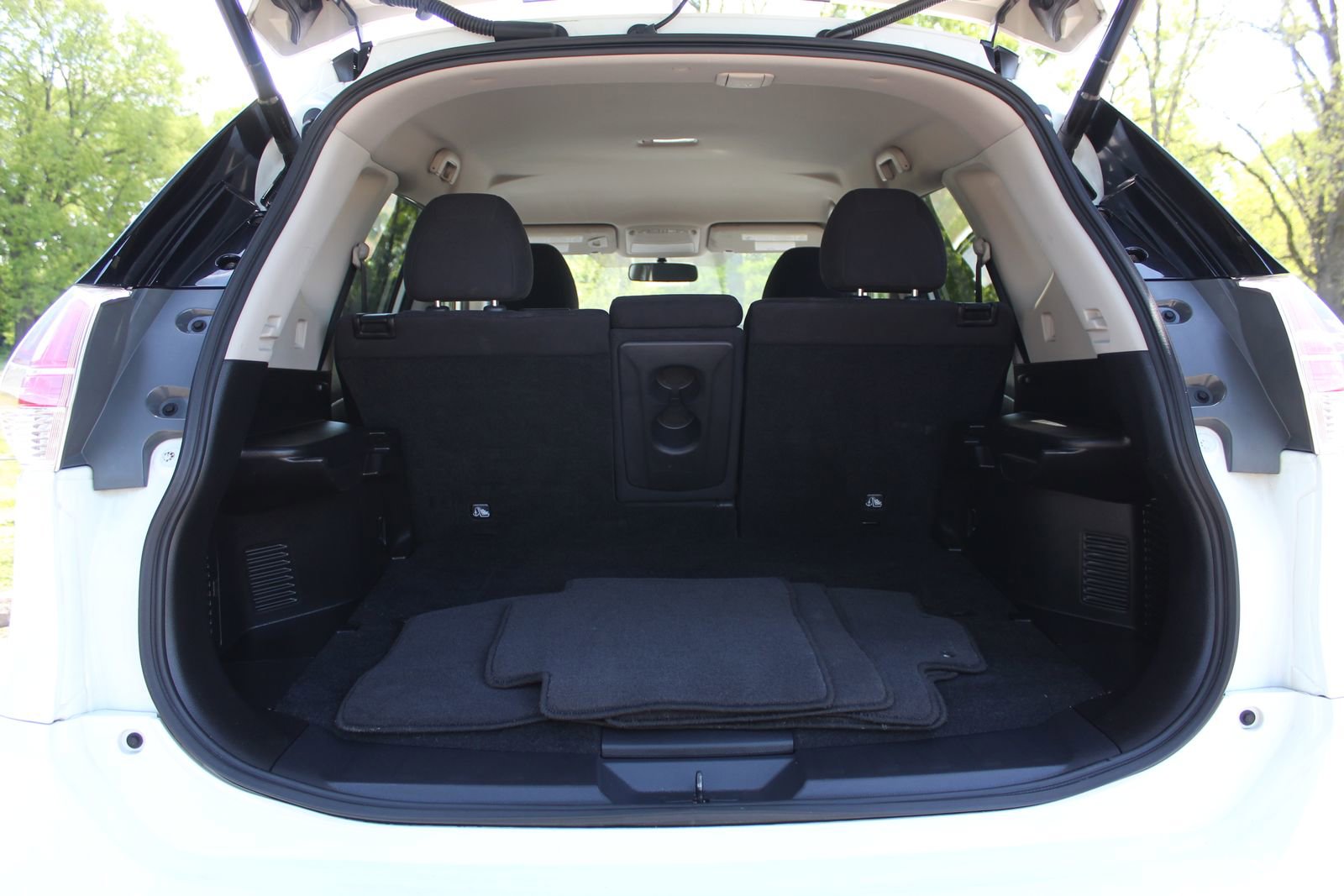 Used 2015 Nissan Rogue SV w/ SV Premium Package image 21