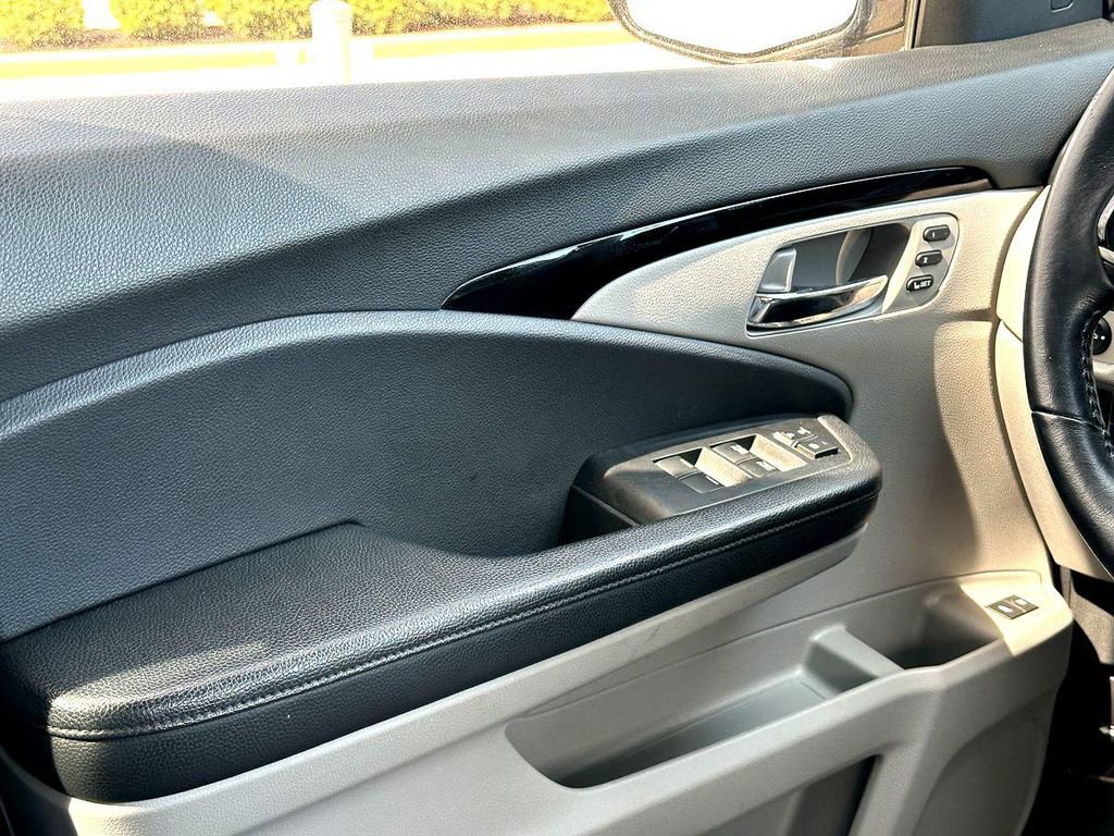 Used 2020 Honda Pilot Touring image 27