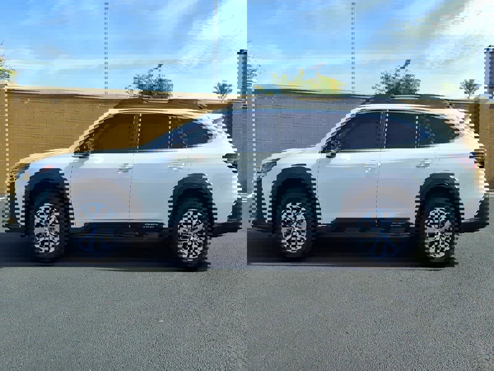 Certified 2025 Subaru Outback Premium w/ Popular Package #1A image 4