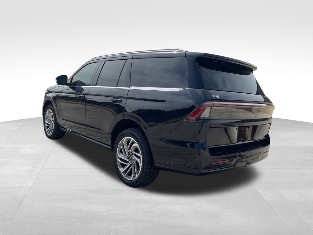 New 2025 Lincoln Navigator Reserve image 3