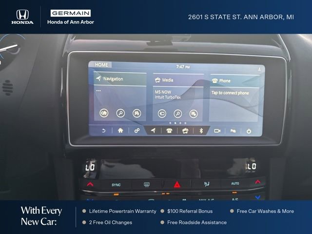Used 2019 Jaguar F-PACE Premium image 24