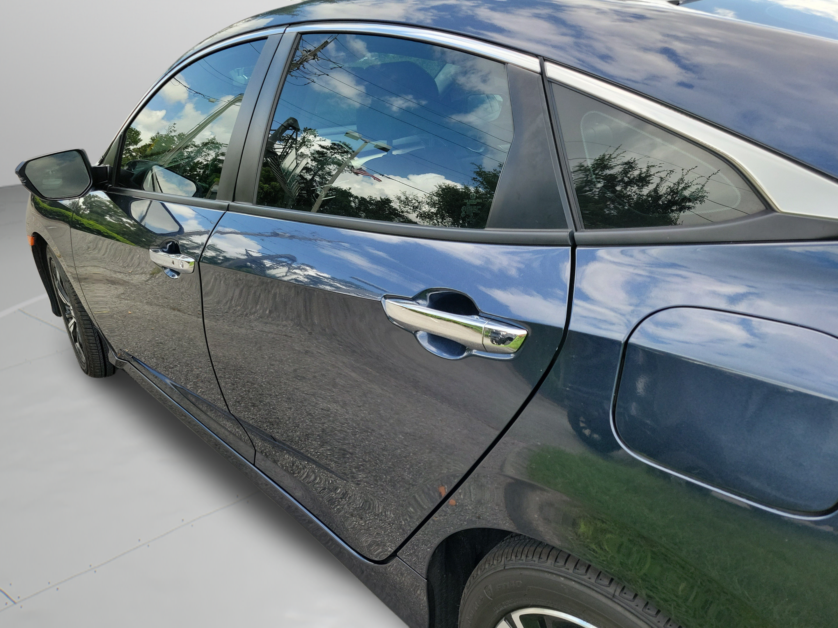 Used 2017 Honda Civic Touring image 23