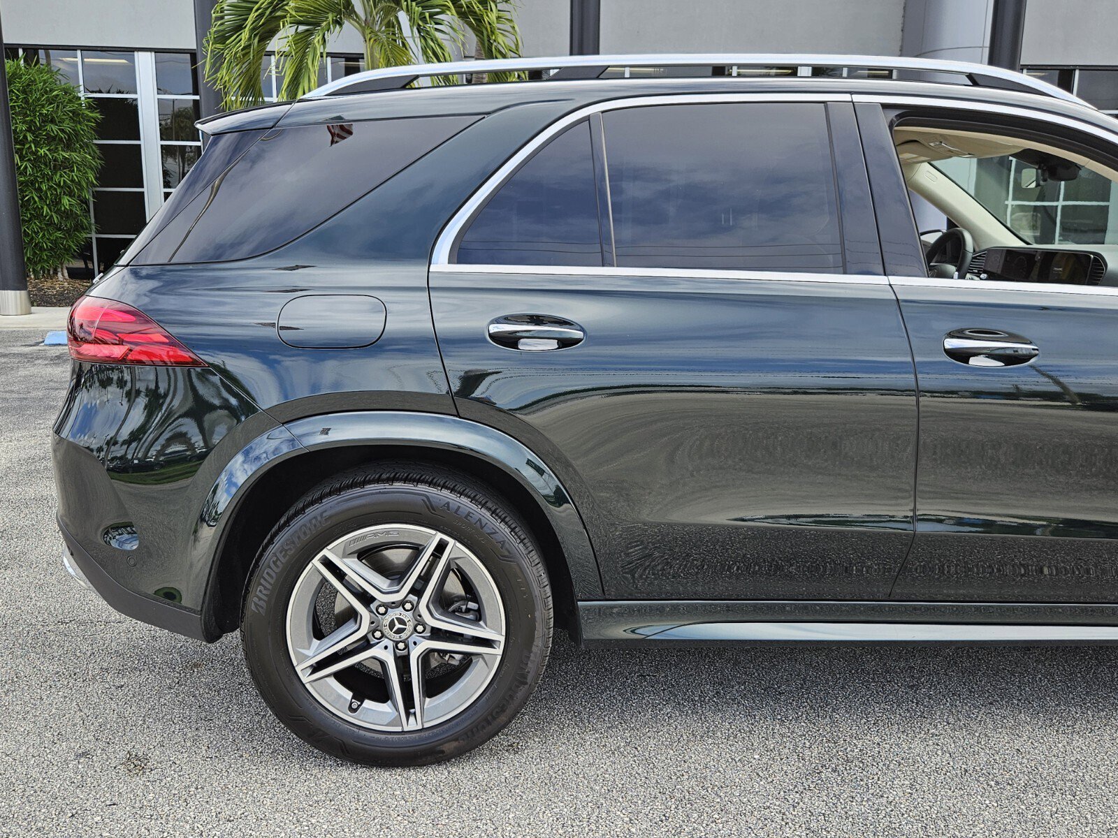 Certified 2025 Mercedes-Benz GLE 450e 4MATIC image 4