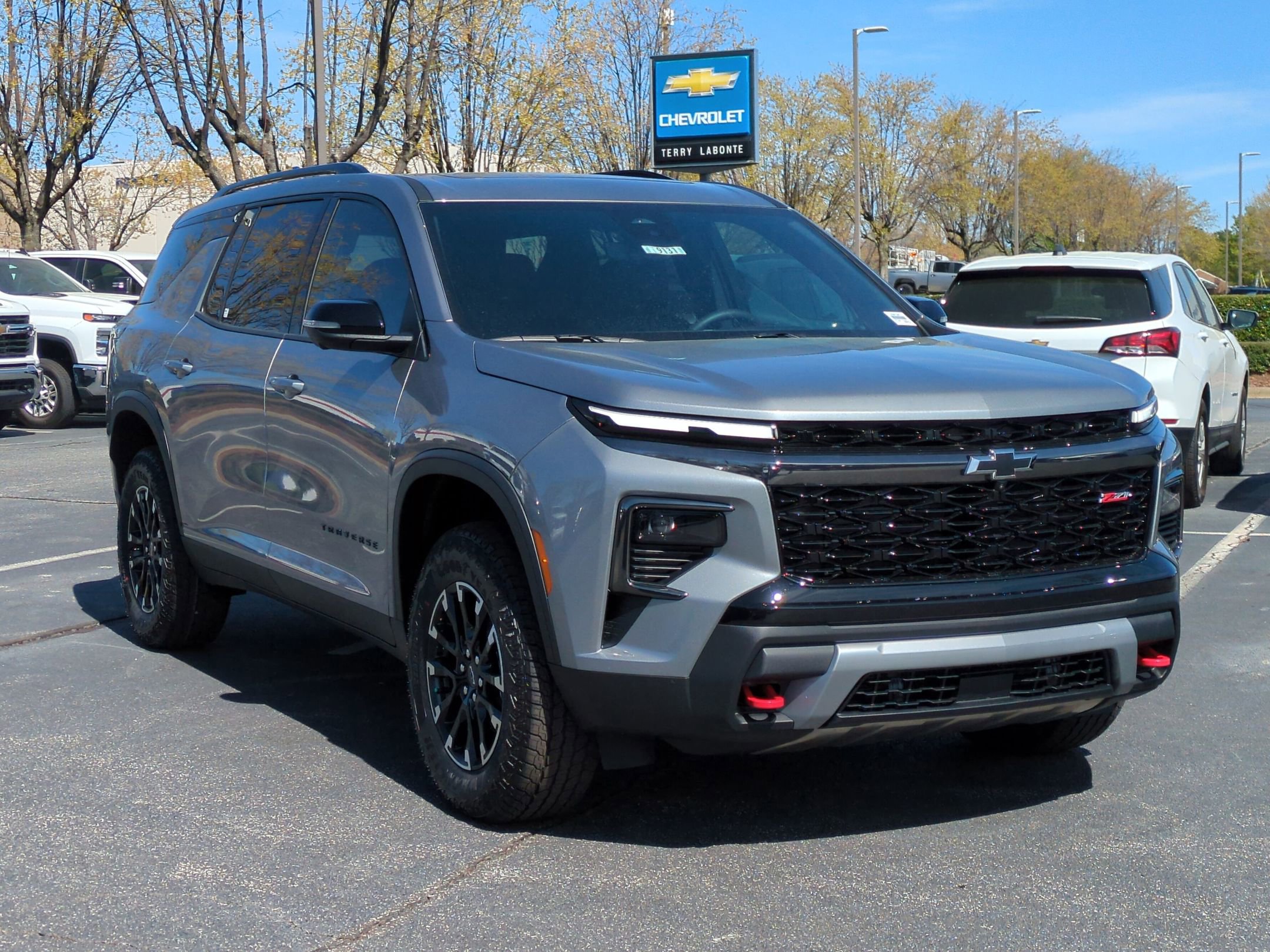 New 2026 Chevrolet Traverse Z71 w/ Driver Confidence Package AWD/4WD image 2