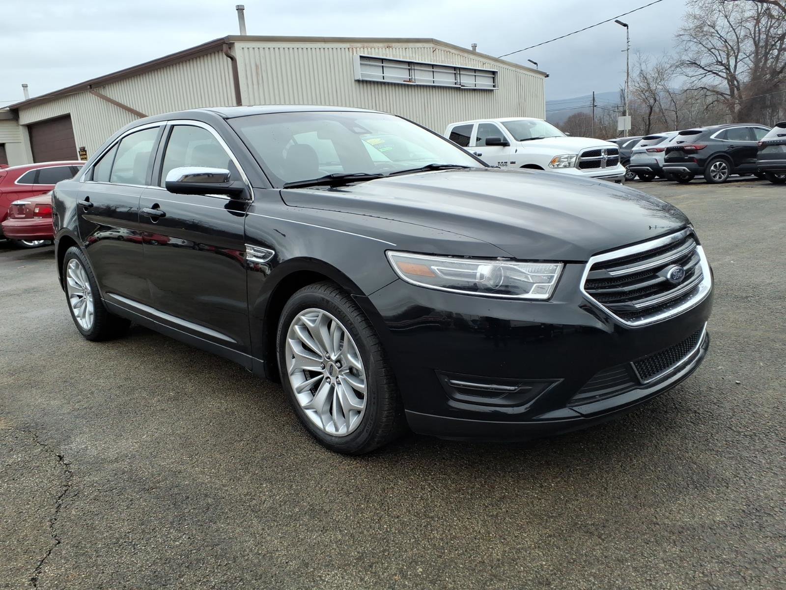 Used 2019 Ford Taurus Limited image 1