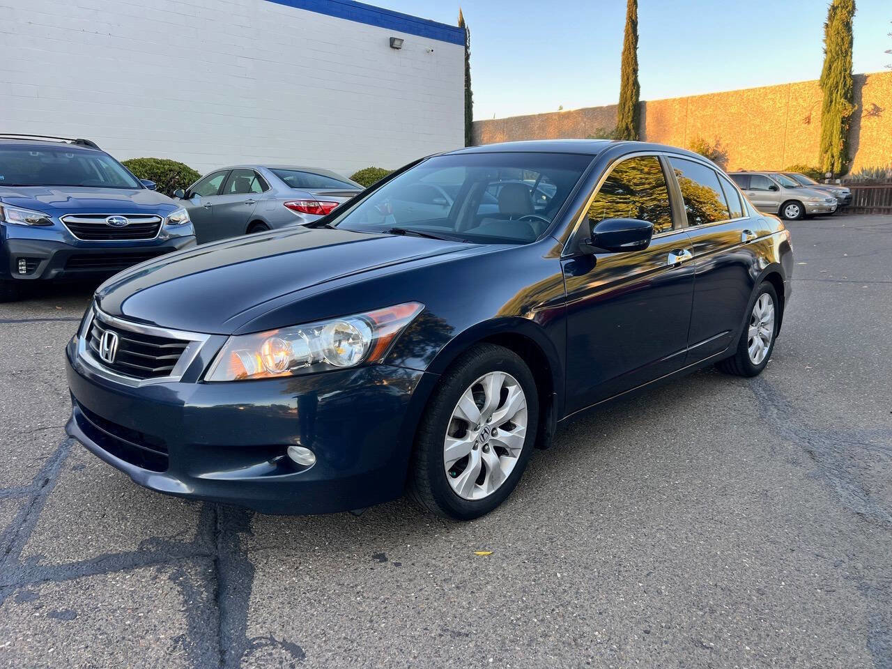 Used 2010 Honda Accord EX-L image 2