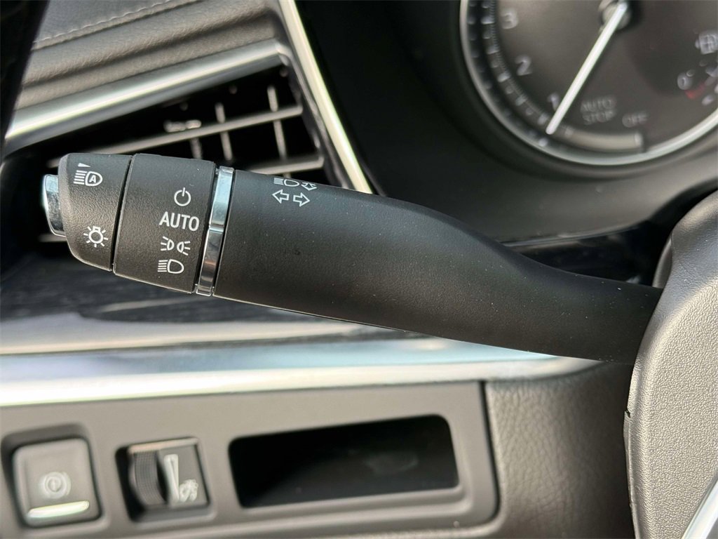 Used 2025 Cadillac XT5 Premium Luxury image 31