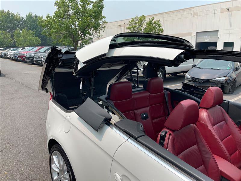 Used 2011 Volkswagen Eos Lux FWD image 46
