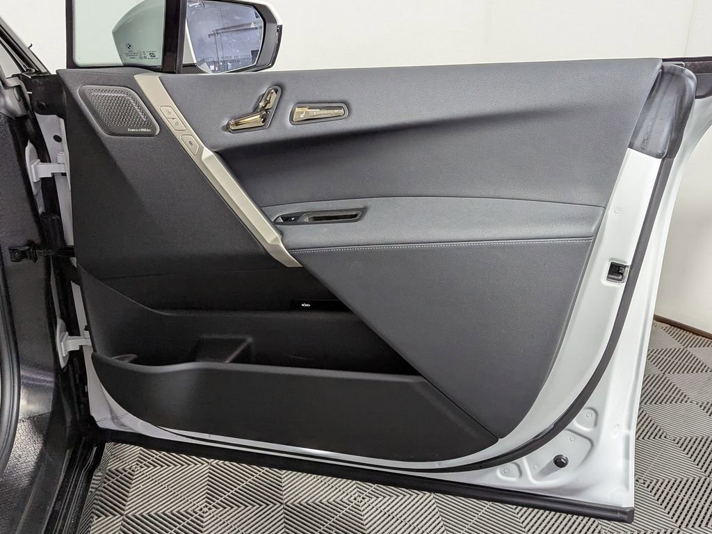 Certified 2023 BMW iX M60 w/ Executive Package image 36