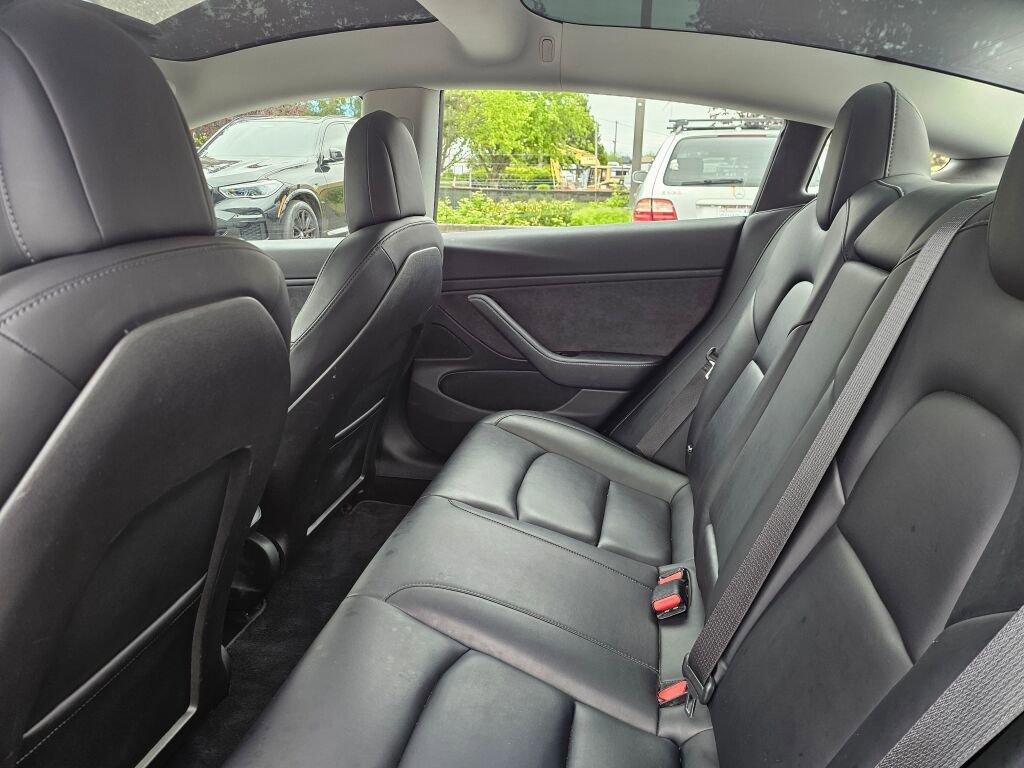 Used 2018 Tesla Model 3 Long Range RWD image 21