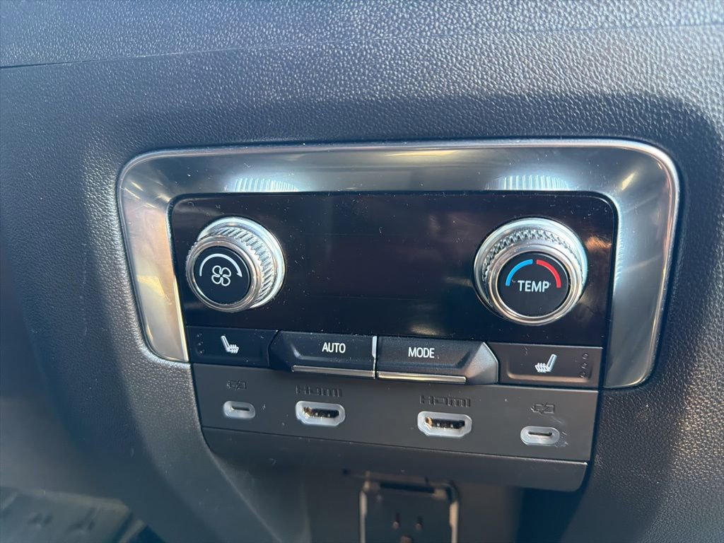 Used 2023 GMC Yukon XL Denali Ultimate image 34