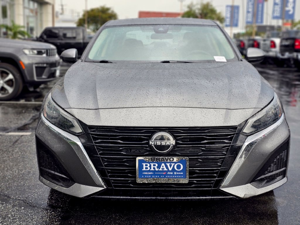 Used 2023 Nissan Altima 2.5 SV AWD/4WD image 4
