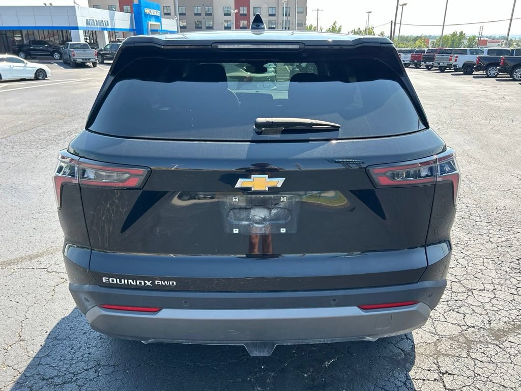 Used 2026 Chevrolet Equinox LT AWD/4WD image 6