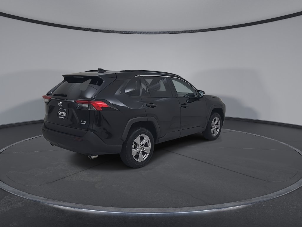 Used 2025 Toyota RAV4 XLE AWD/4WD image 15