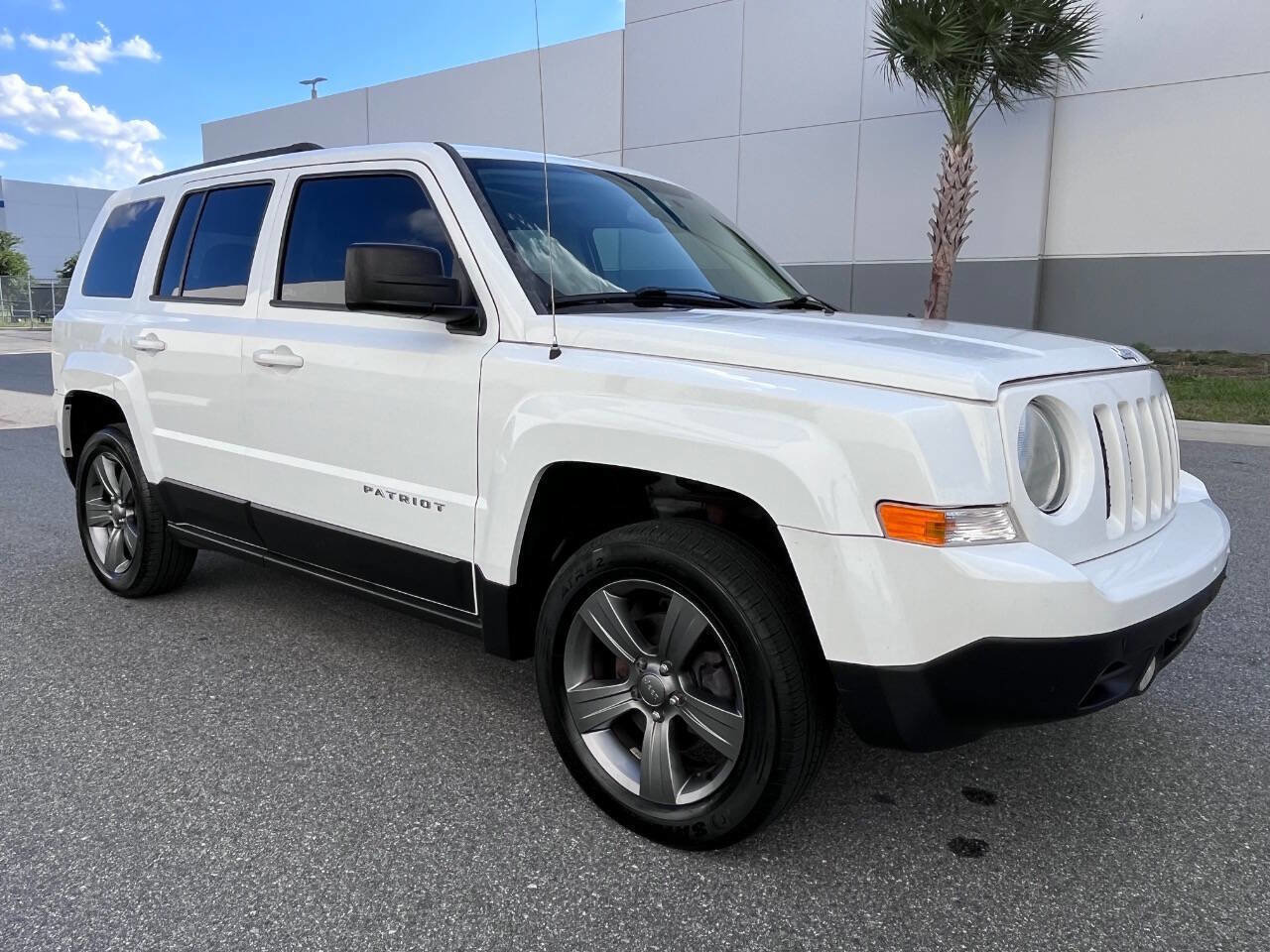 Used 2015 Jeep Patriot High Altitude AWD/4WD image 14