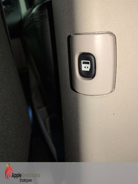 Used 2016 Dodge Grand Caravan SXT FWD image 38