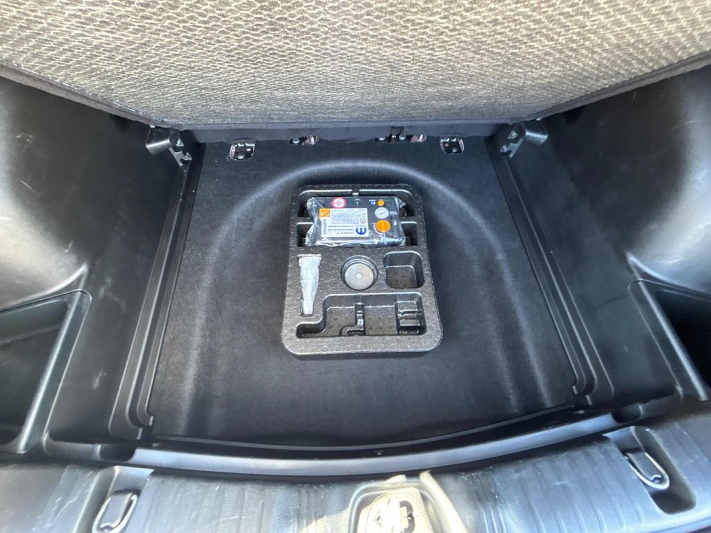 Used 2024 Jeep Compass Limited image 33