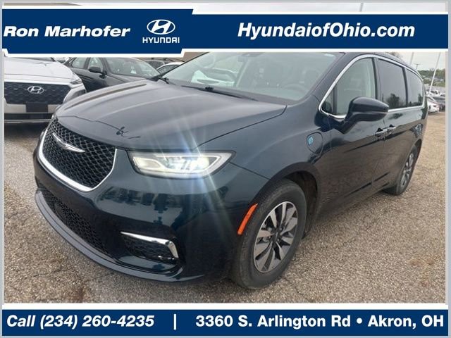 Used 2022 Chrysler Pacifica Touring-L