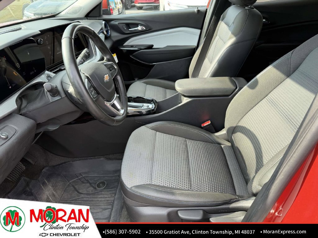 Certified 2024 Chevrolet Trax LT w/ Driver Confidence Package FWD image 18