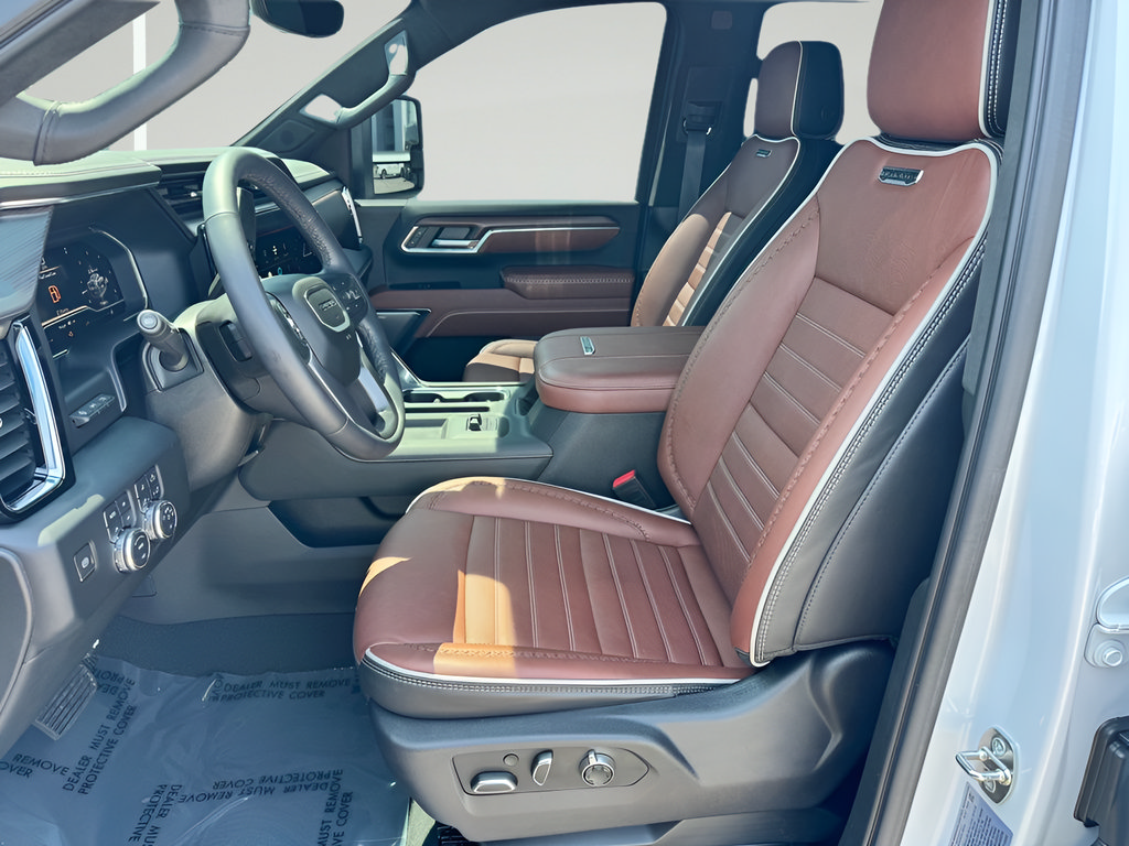 Used 2024 GMC Sierra 3500 Denali Ultimate AWD/4WD image 11